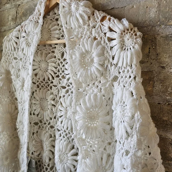 Vintage Handcrafted Crochet Flower Shall / Beach Cover-up - Picture 3 of 5